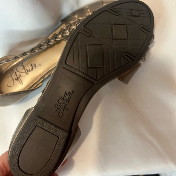 Life Stride Gold Flats with Intricate Woven Design - Picture 4 of 7